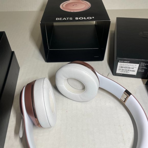 Beats by Dr. Dre Beats in Rose Gold NEW never used - Picture 9 of 10